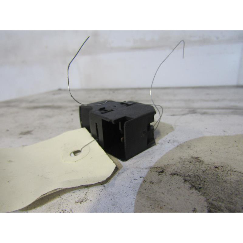 Interrupteur de leve vitre arriere droit FORD GALAXY 1 Photo n°1