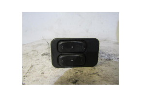 Interrupteur de leve vitre avant gauche OPEL MERIVA A Photo n°1