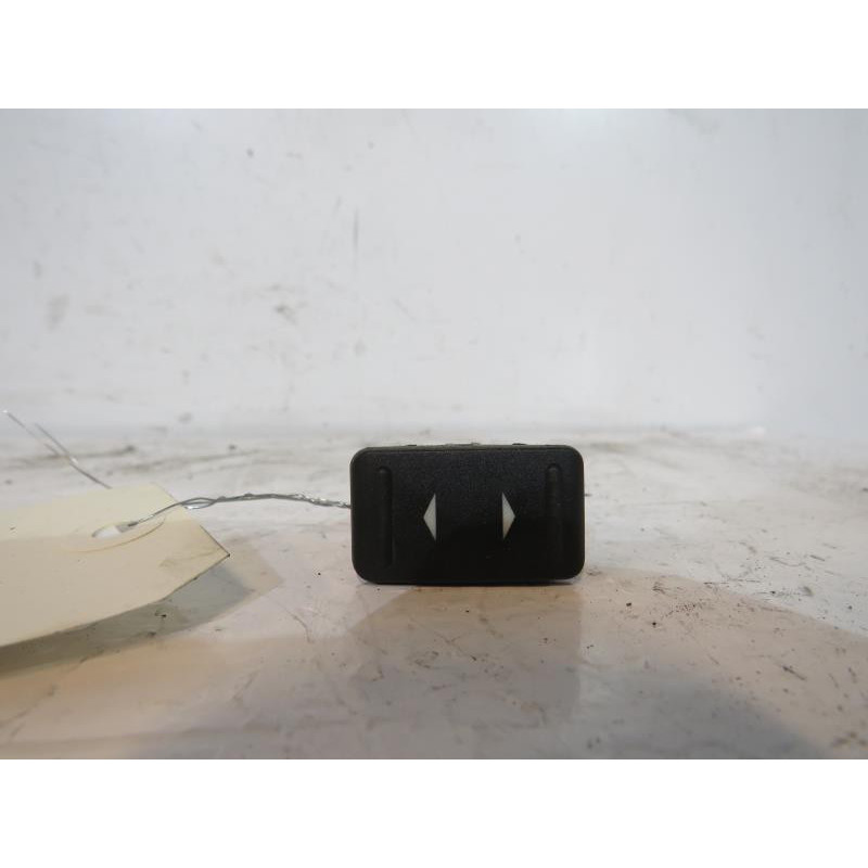 Interrupteur de leve vitre arriere droit FORD C-MAX 1 Photo n°1