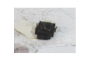 Interrupteur de leve vitre arriere droit TOYOTA AVENSIS 2 Photo n°1