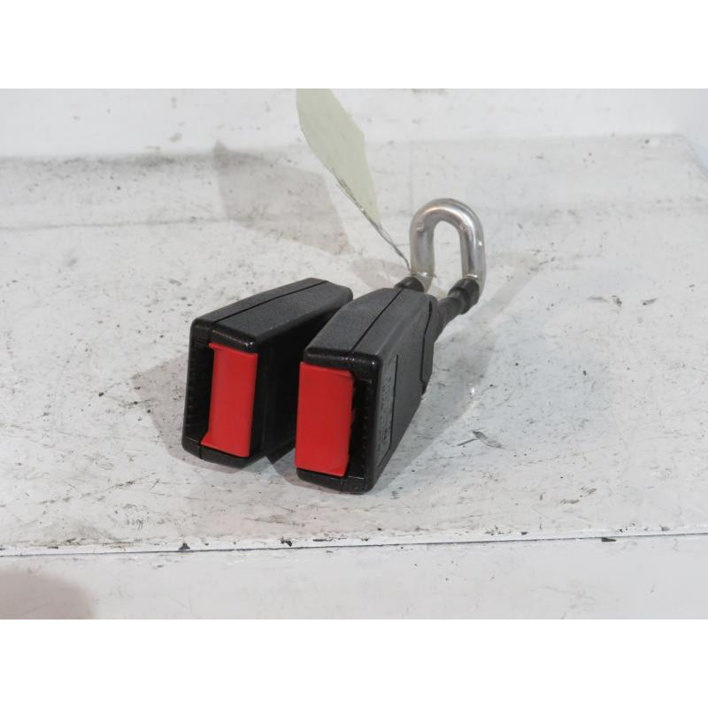 Attache ceinture arriere droit OPEL CORSA C Photo n°1