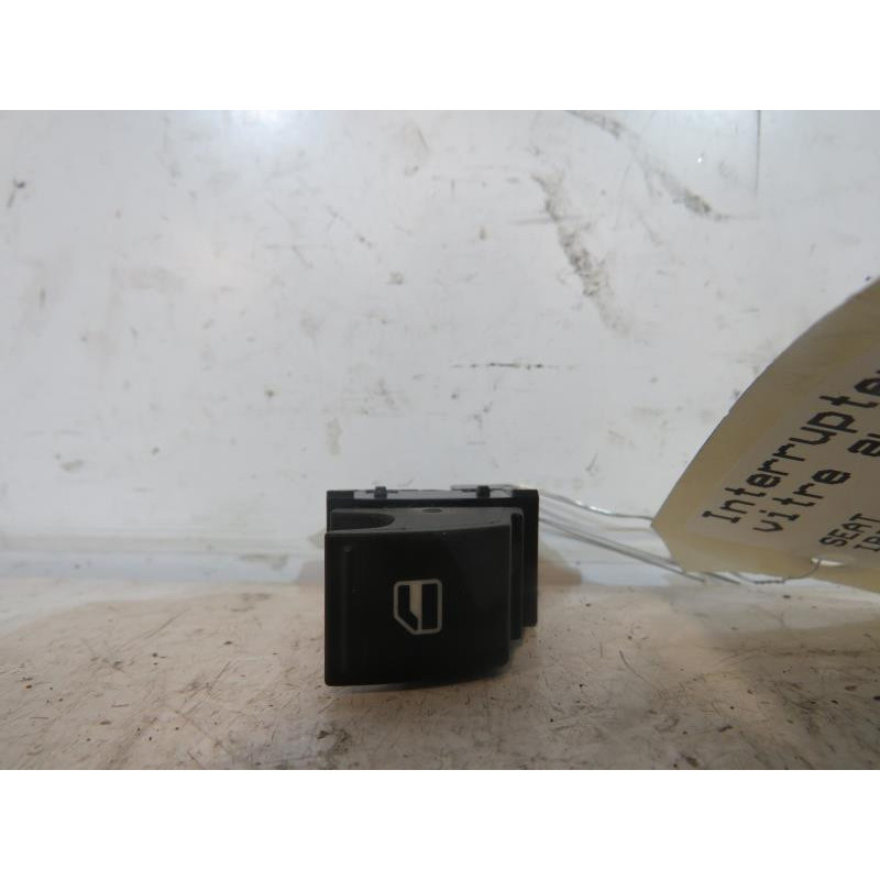 Interrupteur de leve vitre avant droit SEAT IBIZA 4 Photo n°1