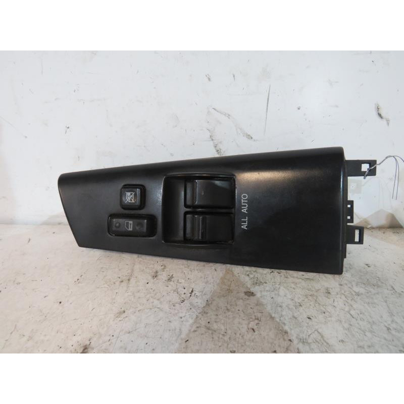 Interrupteur de leve vitre avant gauche TOYOTA COROLLA 10 Photo n°1