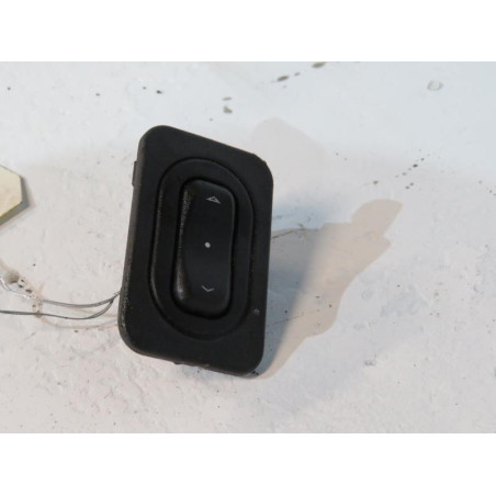 Interrupteur de leve vitre avant droit OPEL MERIVA A