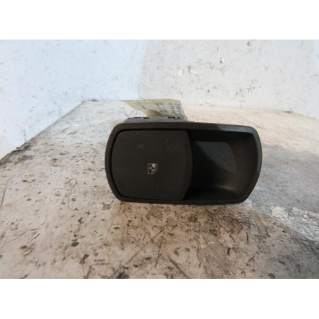 Interrupteur de leve vitre avant droit OPEL CORSA D