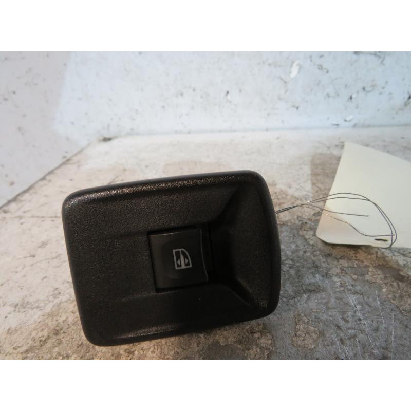 Interrupteur de leve vitre avant droit RENAULT KANGOO 2 Photo n°1