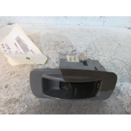 Interrupteur de leve vitre arriere gauche TOYOTA RAV4 2