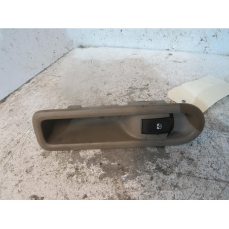 Interrupteur de leve vitre arriere gauche RENAULT CLIO 3