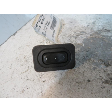 Interrupteur de leve vitre avant droit OPEL MERIVA A
