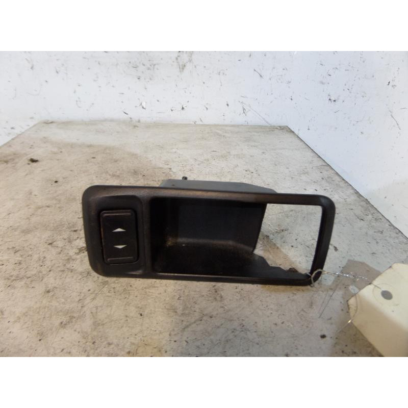 Interrupteur de leve vitre avant droit FORD FOCUS 2 Photo n°1