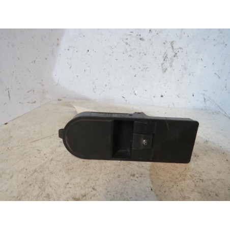 Interrupteur de leve vitre avant droit OPEL ASTRA H