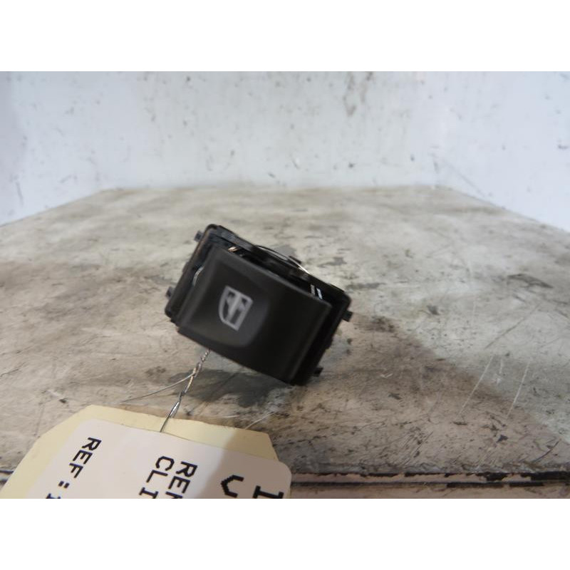 Interrupteur de leve vitre avant droit RENAULT CLIO 4 Photo n°1