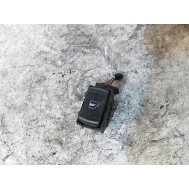 Interrupteur de leve vitre avant droit VOLKSWAGEN GOLF 4 Photo n°1