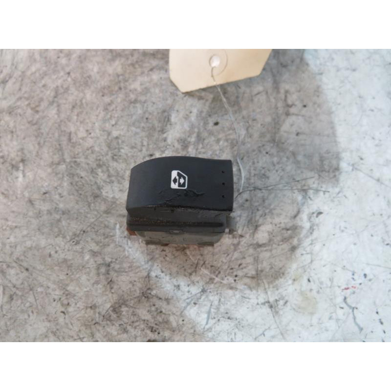 Interrupteur de leve vitre arriere droit RENAULT GRAND ESPACE 4 Photo n°1