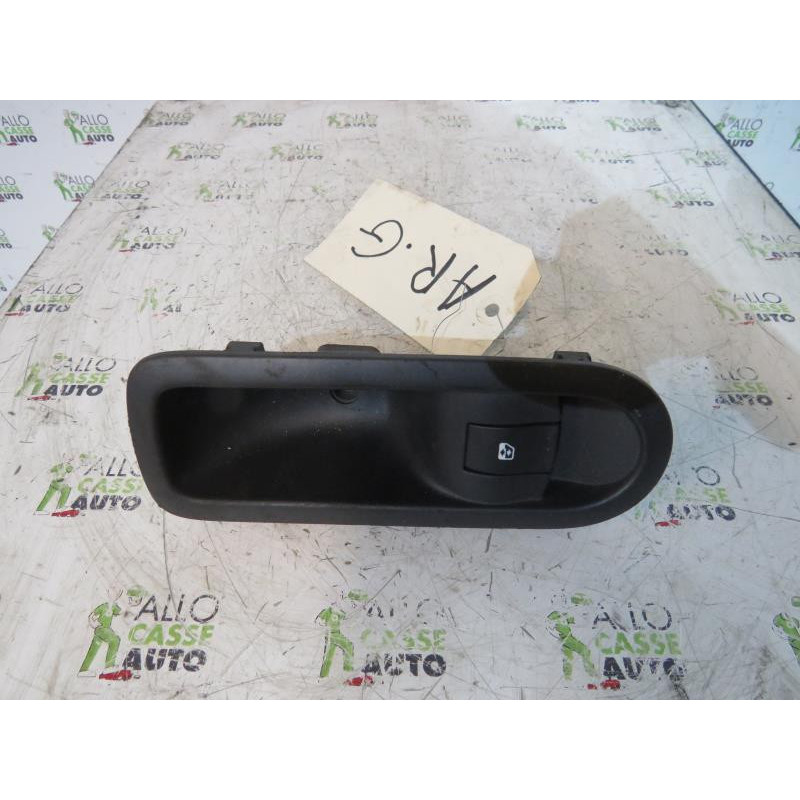 Interrupteur de leve vitre avant droit RENAULT MEGANE 2 Photo n°1