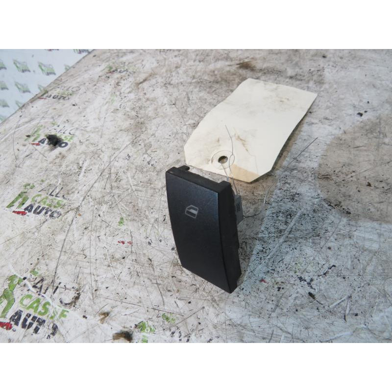 Interrupteur de leve vitre avant droit SEAT IBIZA 3 Photo n°1