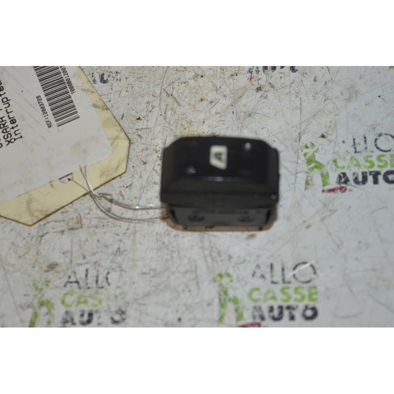 Interrupteur de leve vitre avant gauche CITROEN XSARA PICASSO Photo n°1