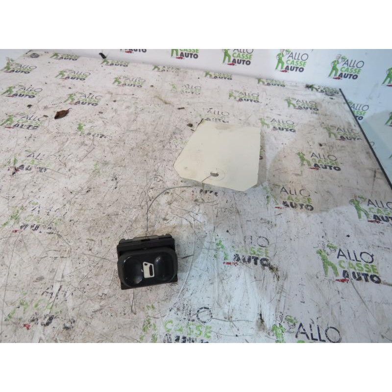 Interrupteur de leve vitre avant gauche PEUGEOT 406 Photo n°1