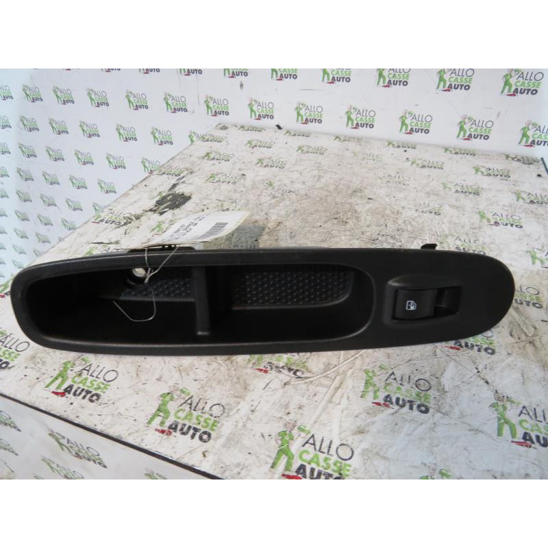 Interrupteur de leve vitre avant gauche FIAT PUNTO EVO 3 Photo n°1