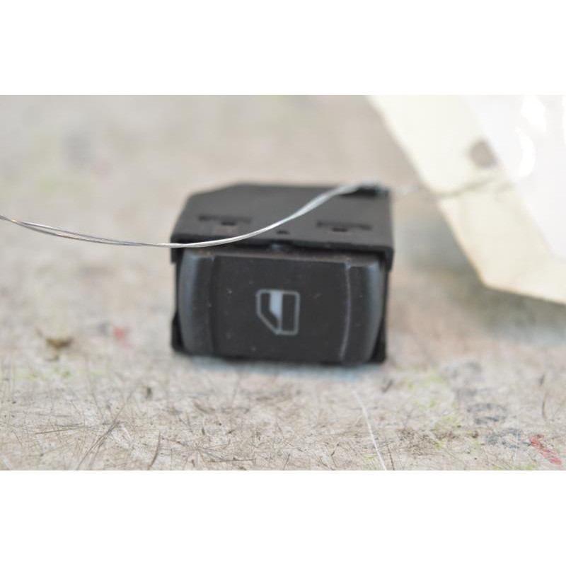 Interrupteur de leve vitre arriere gauche VOLKSWAGEN GOLF 4 Photo n°1