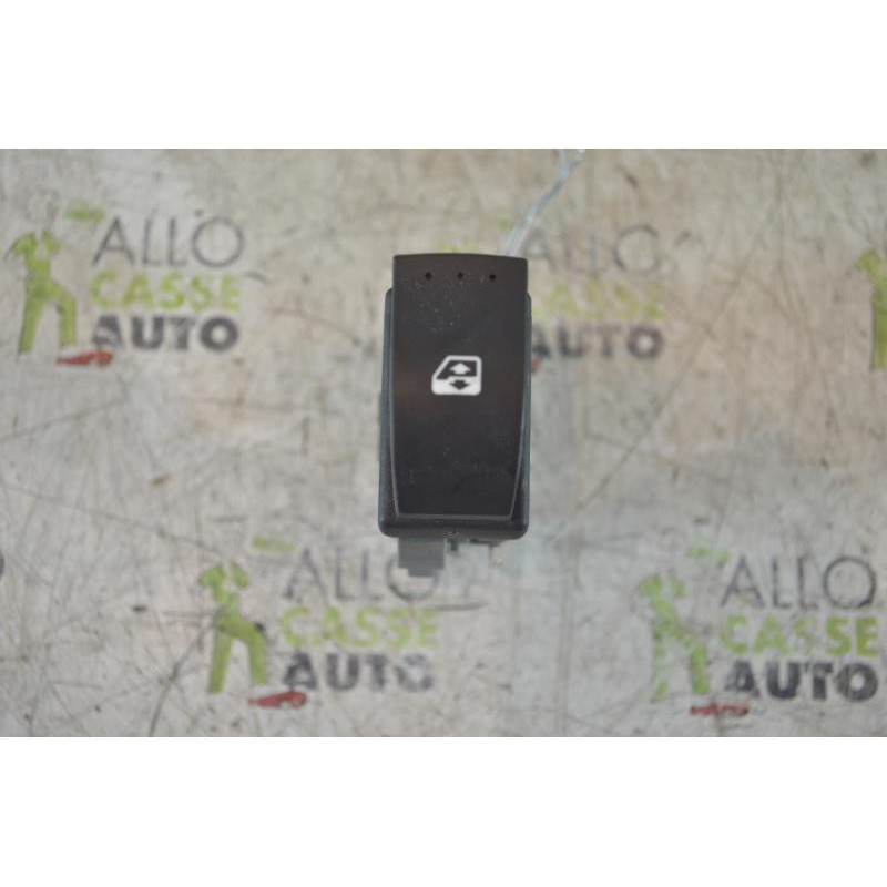 Interrupteur de leve vitre arriere droit RENAULT SCENIC 2 Photo n°1