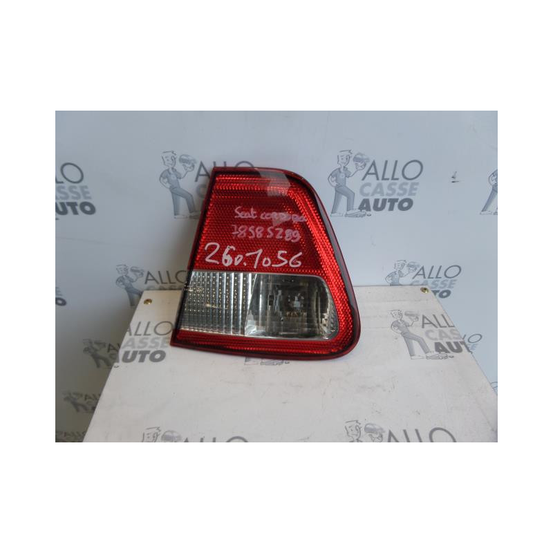 Feu arriere secondaire droit (feux) SEAT CORDOBA 1 Photo n°1