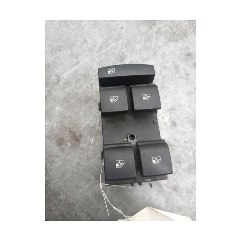 Interrupteur de leve vitre avant gauche OPEL MERIVA B Photo n°1