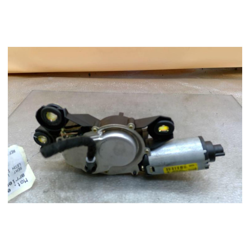 Moteur essuie glace arriere SEAT LEON 2 Photo n°1