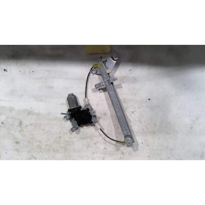 Leve vitre electrique arriere droit NISSAN ALMERA TINO Photo n°1