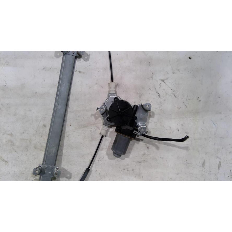 Leve vitre electrique avant droit NISSAN ALMERA TINO Photo n°1