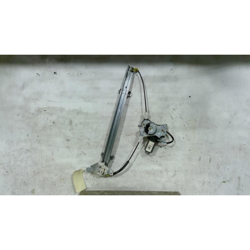 Leve vitre electrique avant gauche NISSAN ALMERA TINO Photo n°1