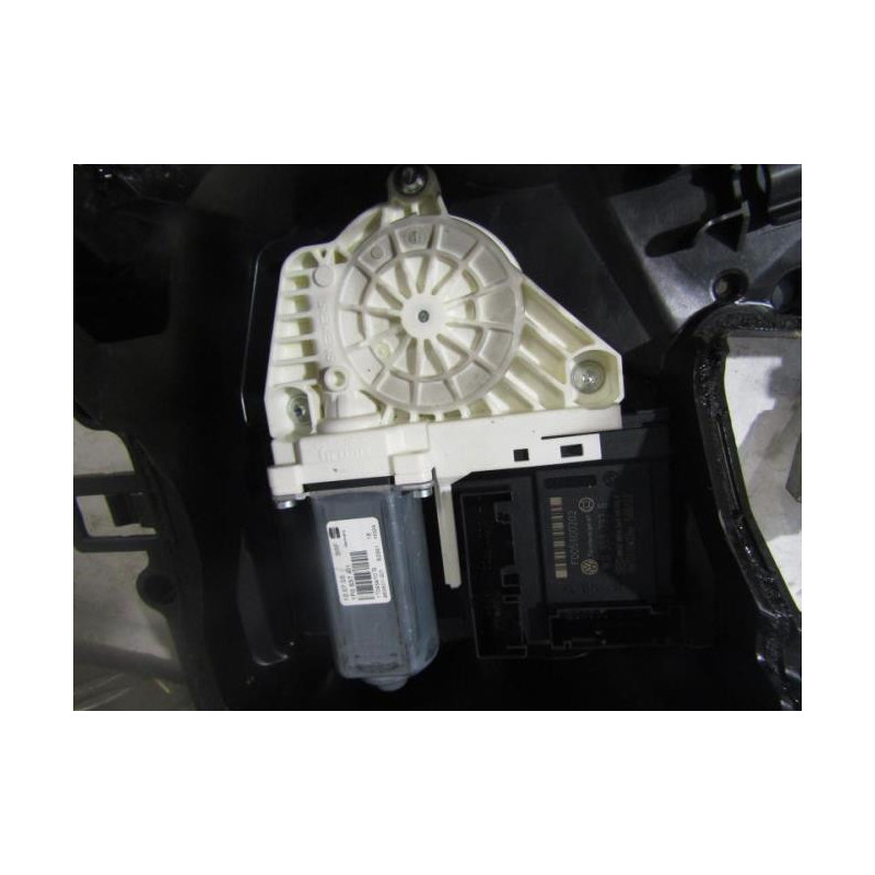 Leve vitre electrique avant gauche SEAT LEON 2 Photo n°1