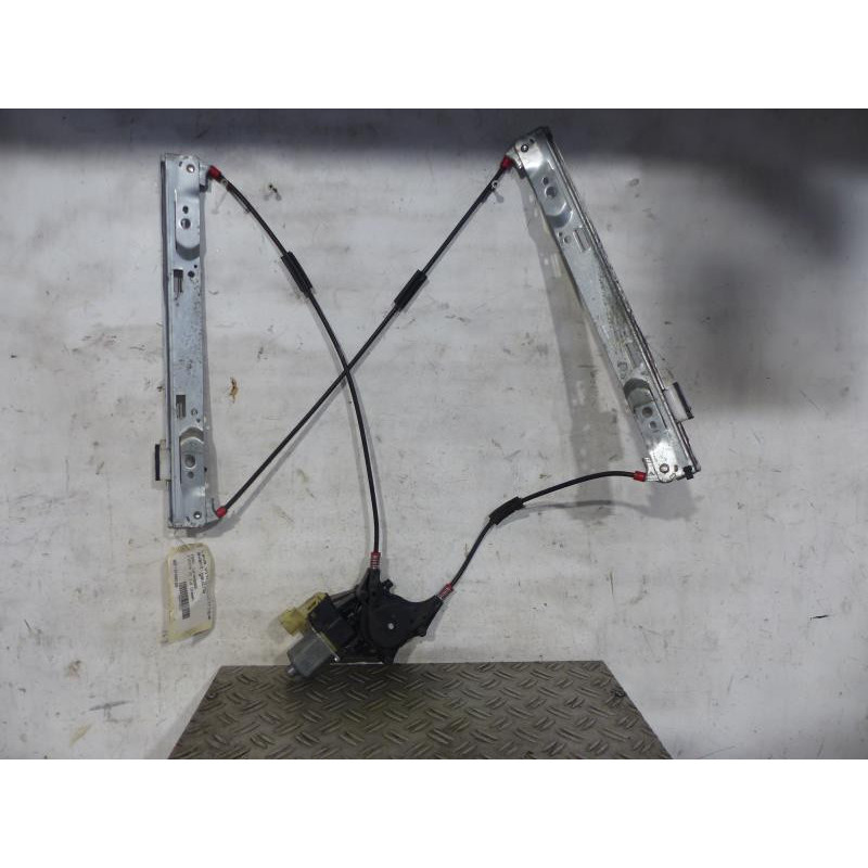 Leve vitre electrique avant gauche FORD FIESTA 6 Photo n°1