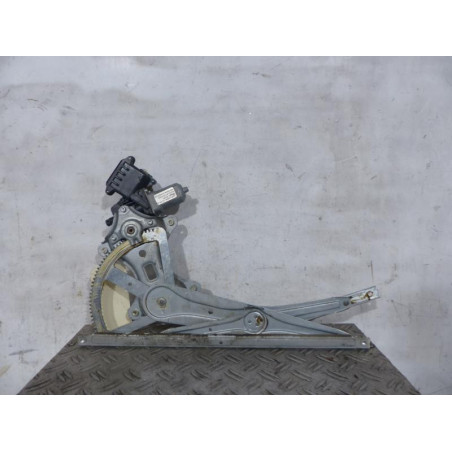 Leve vitre electrique arriere gauche TOYOTA COROLLA VERSO 2