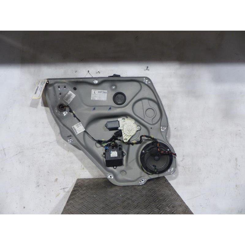Leve vitre electrique arriere gauche MERCEDES CLASSE B 245 Photo n°1