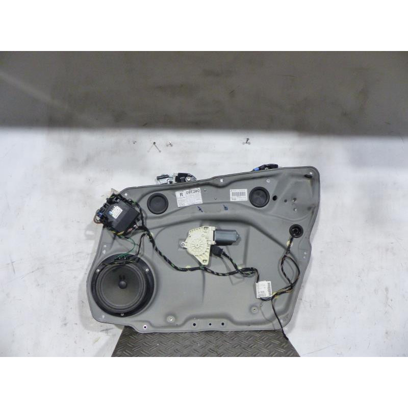 Leve vitre electrique avant droit MERCEDES CLASSE B 245 Photo n°1