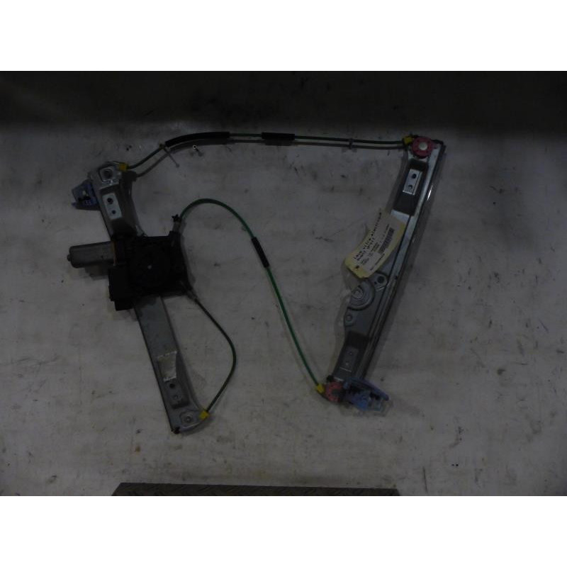 Leve vitre electrique avant droit OPEL CORSA D Photo n°1
