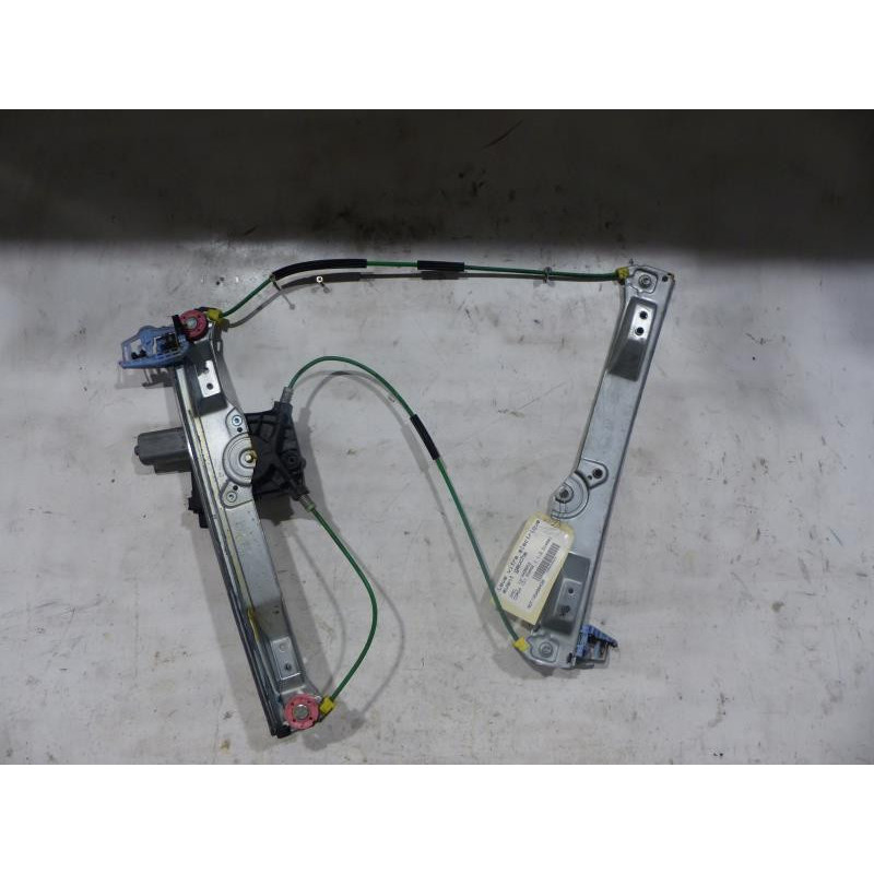 Leve vitre electrique avant gauche OPEL CORSA D Photo n°1