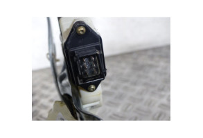 Leve vitre electrique arriere gauche TOYOTA COROLLA 10 Photo n°4