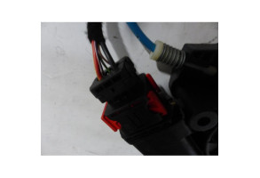 Leve vitre electrique avant gauche OPEL CORSA D Photo n°2