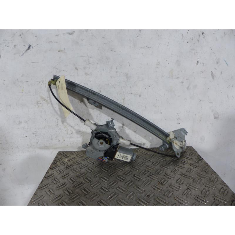 Leve vitre electrique arriere droit NISSAN PRIMERA 4 Photo n°1