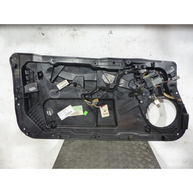 Leve vitre electrique avant gauche FORD FIESTA 6 Photo n°1