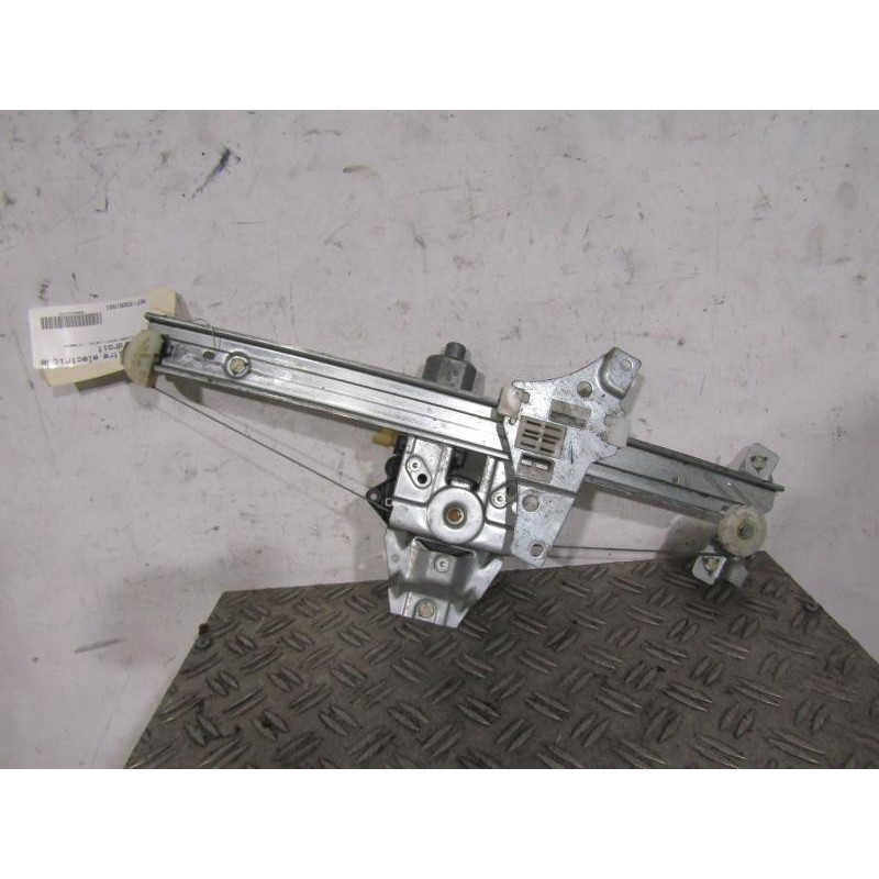 Leve vitre electrique avant droit TOYOTA AVENSIS 1 Photo n°1