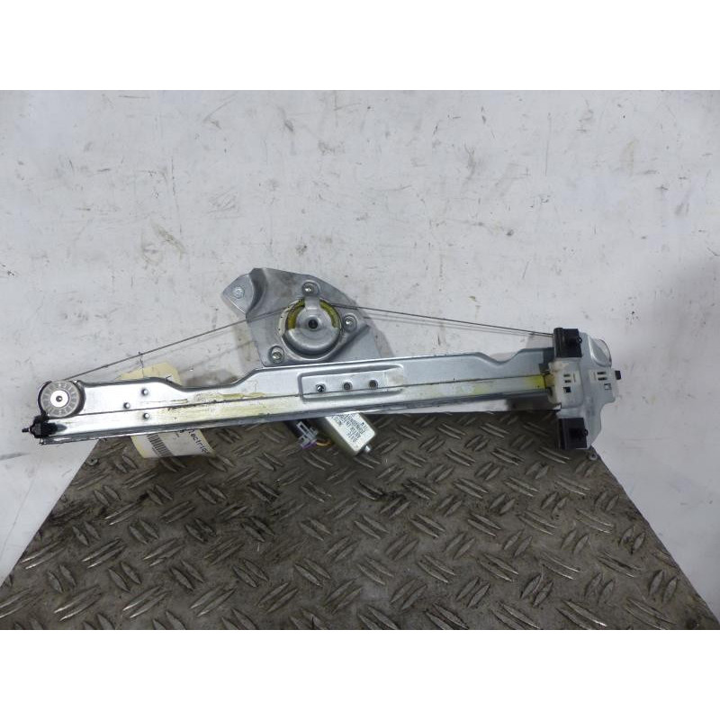 Leve vitre electrique avant gauche DACIA SANDERO 1 Photo n°1