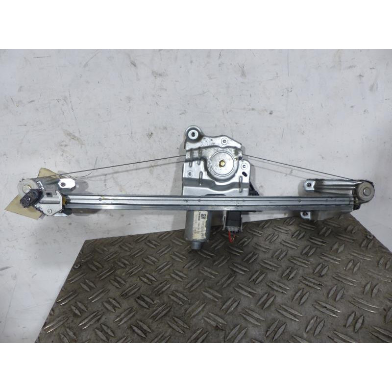 Leve vitre electrique arriere droit OPEL ZAFIRA B Photo n°1