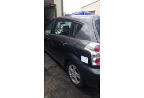 Leve vitre electrique arriere gauche TOYOTA COROLLA VERSO 2 Photo n°8