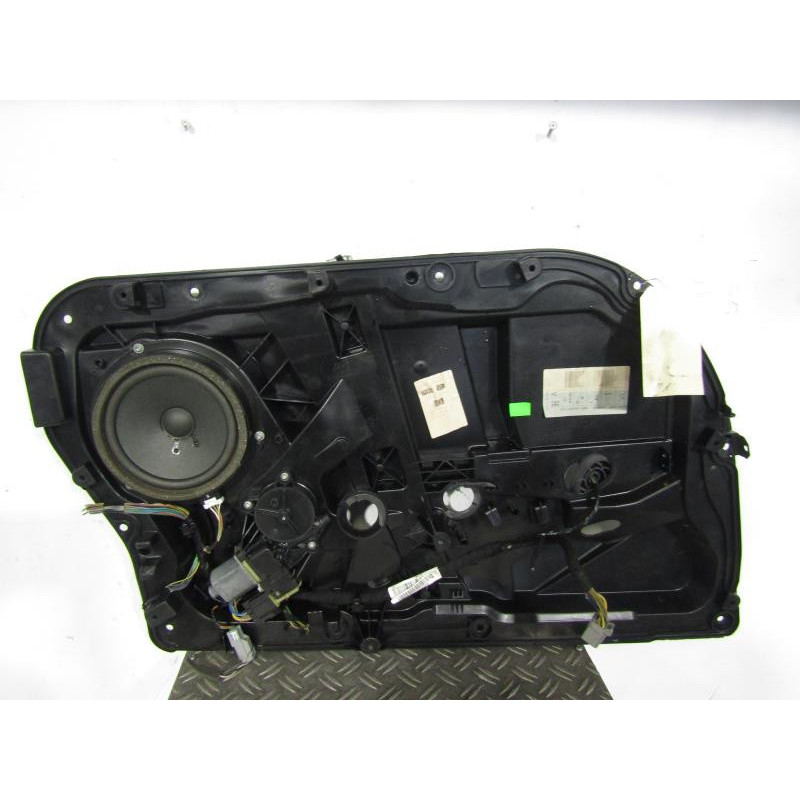 Leve vitre electrique avant gauche FORD FIESTA 6 Photo n°1