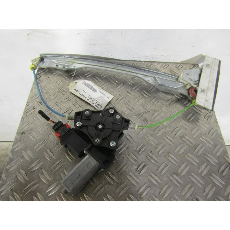 Leve vitre electrique avant droit OPEL CORSA D Photo n°1