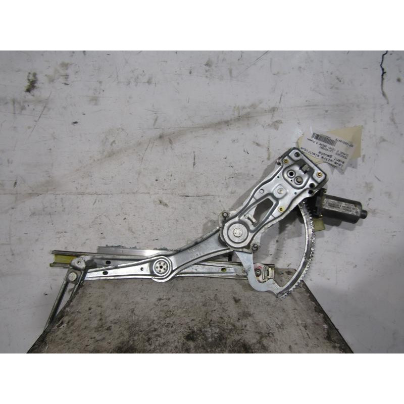 Leve vitre electrique avant gauche MERCEDES CLASSE E 210 Photo n°1