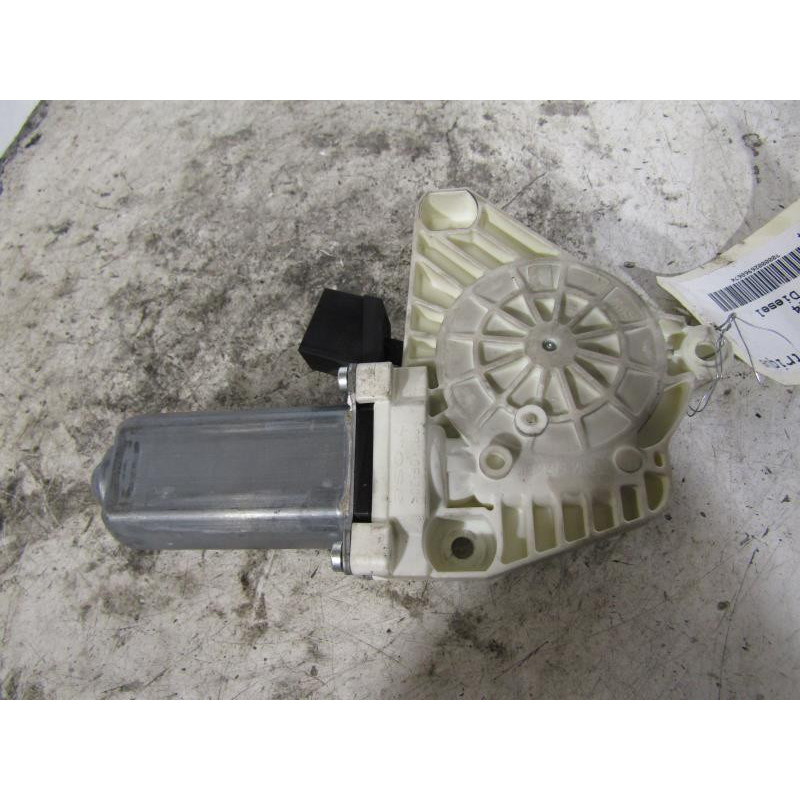 Leve vitre electrique avant droit MERCEDES CLASSE A 169 Photo n°1